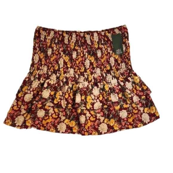 wild fable Dresses & Skirts - NWT Womens Wild Fable burgundy floral ruffle skirt Size L.